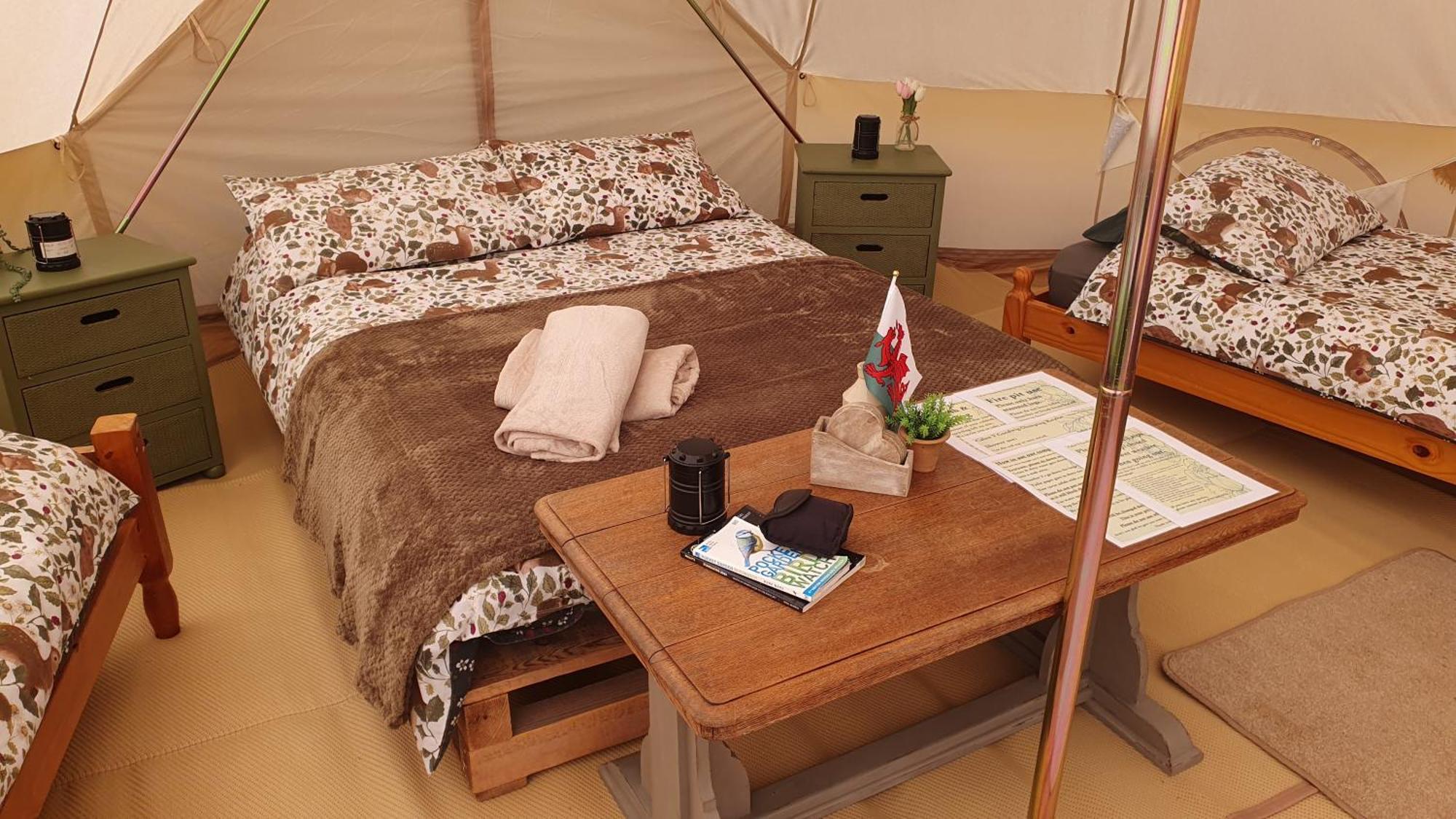Calon Y Goedwig Glamping Hotel Llandovery Kültér fotó